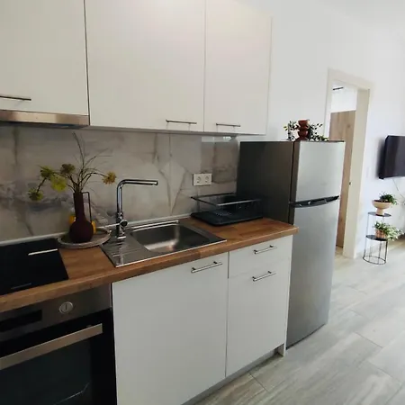 Lejlighed Modern Garden Apartments, Delta Hospitality