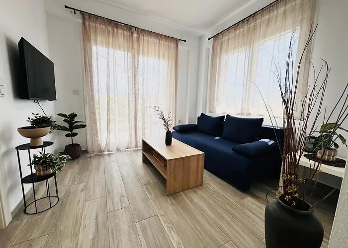 Apartment Modern Garden Apartments, Delta Hospitality