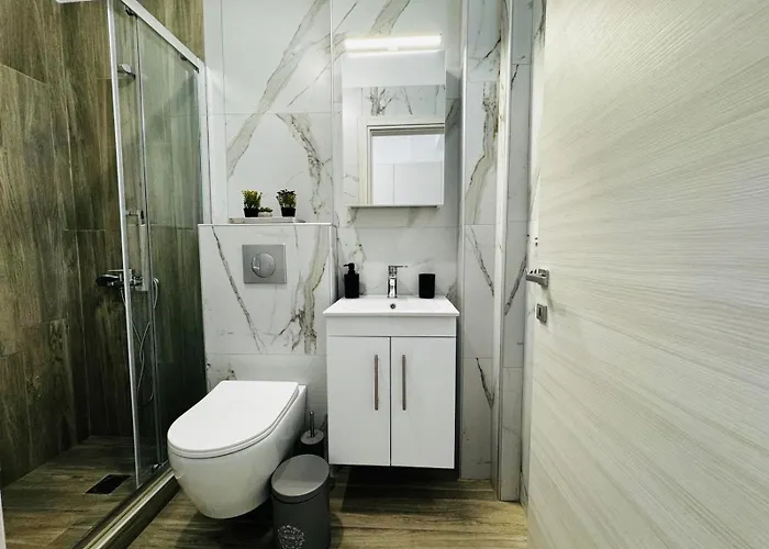 Apartment Modern Garden Apartments, Delta Hospitality *
