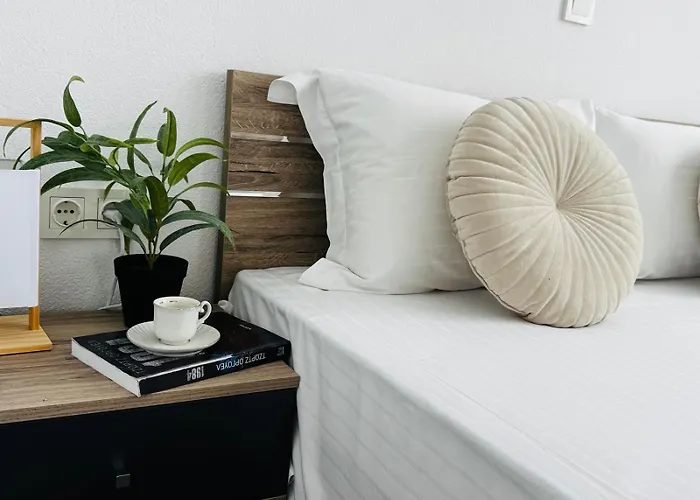 Modern Garden Apartments, Delta Hospitality Apartment *