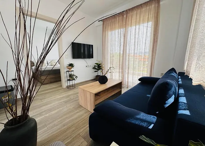 Modern Garden Apartments, Delta Hospitality Apartment Ofrínion