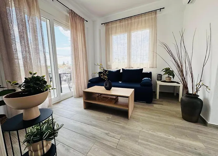 Modern Garden Apartments, Delta Hospitality Ofrínion